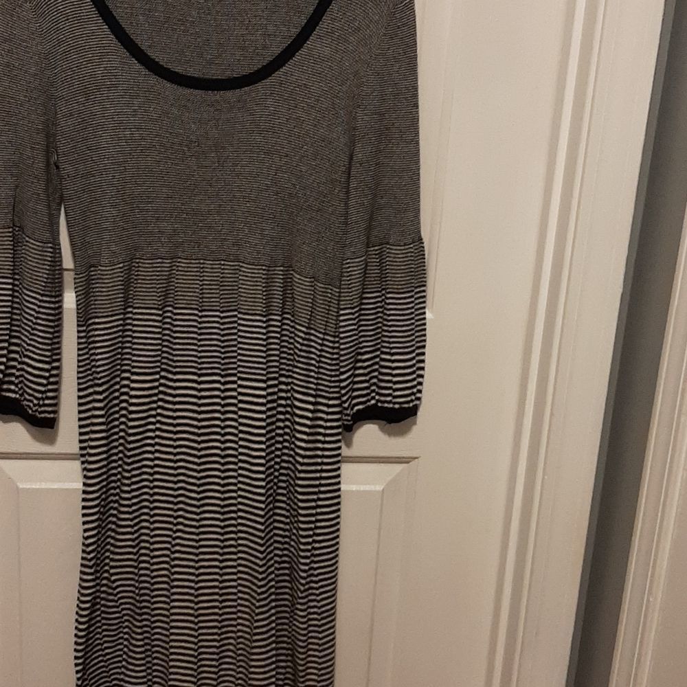CATO DRESS - Picture 2 of 7